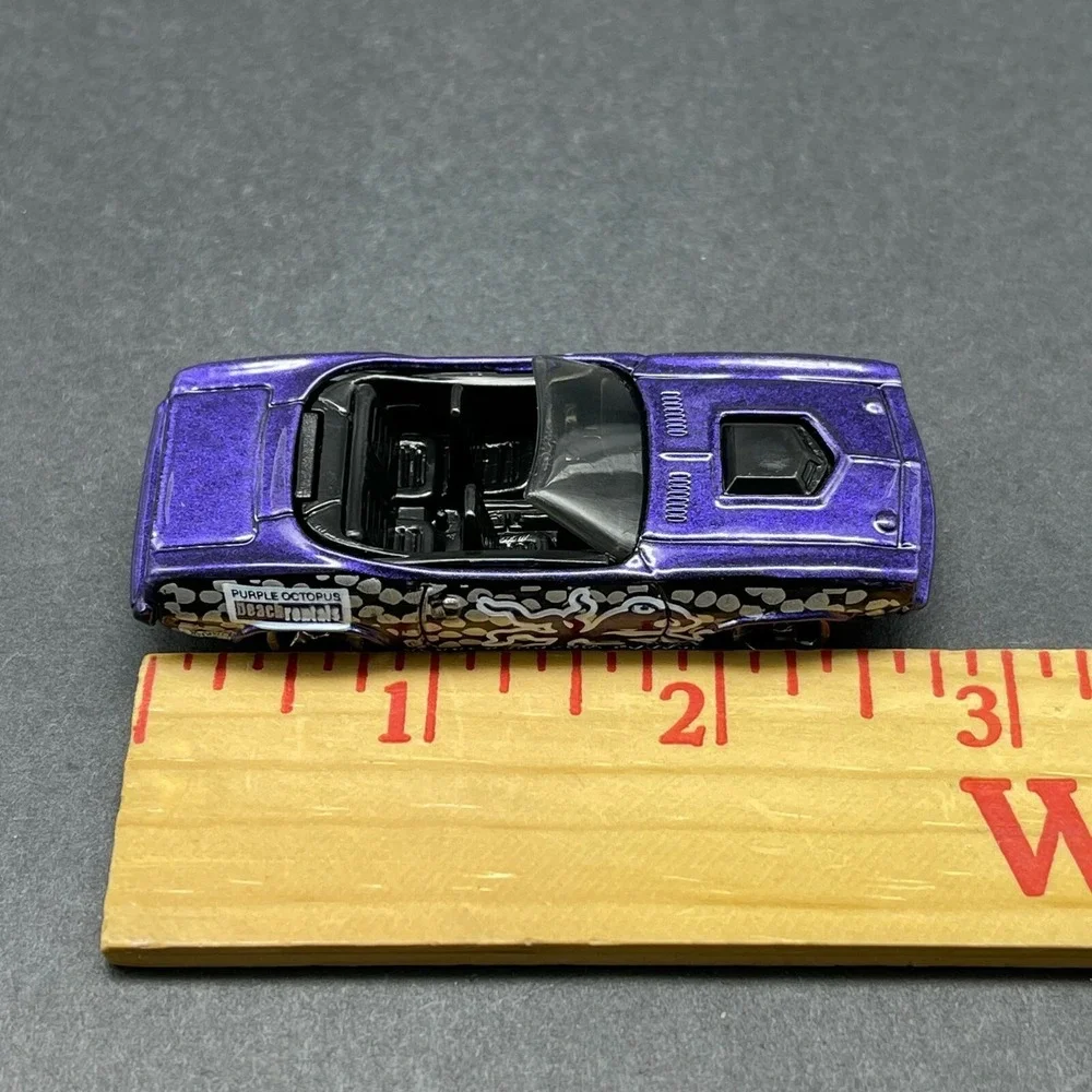 Hot Wheels 1970 '70 Plymouth King Cuda Convertible Car Purple Octopus 1/64 Scale